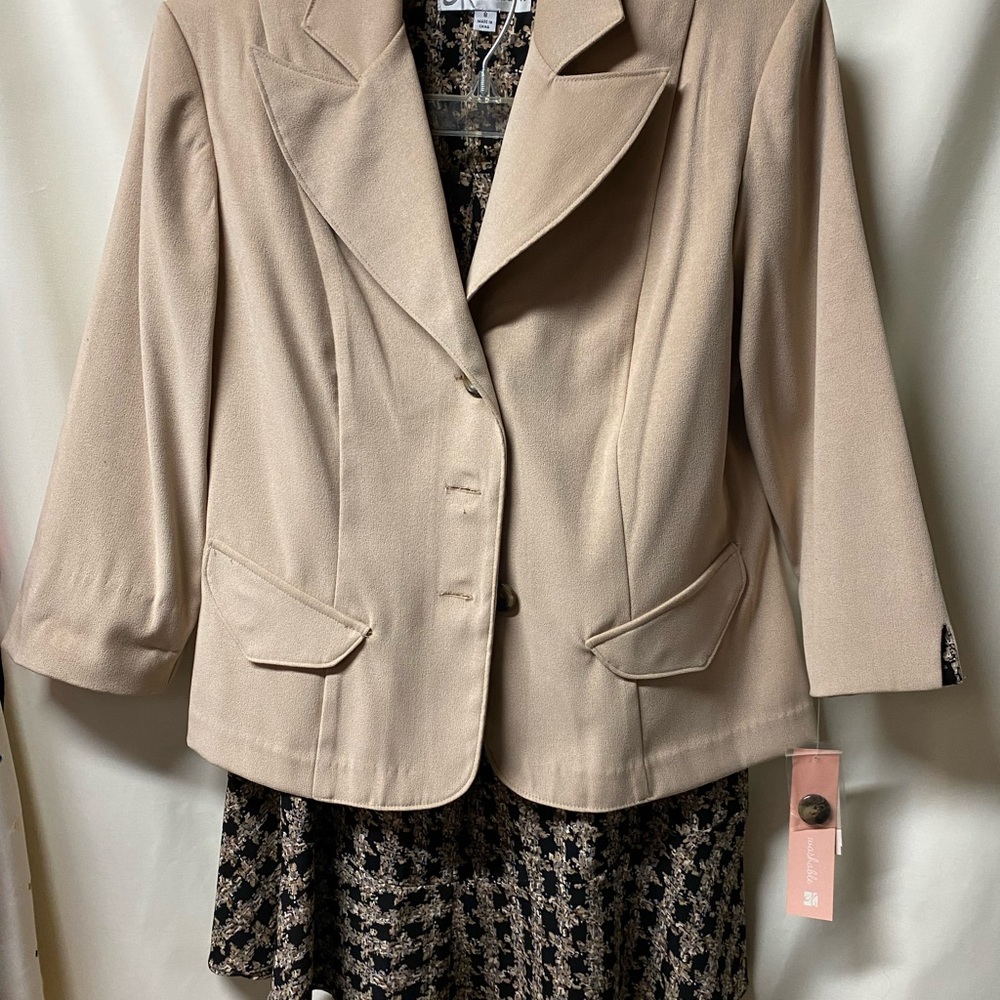 Dress Barn 2-piece suit, tan and black microfiber jacket 3/4 length sleeves. NWT